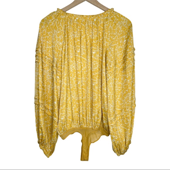 ♦️SOLD♦️Free People All Tucks Floral Printed Bodysuit - Picture 3 of 15